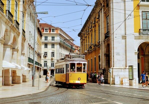 renting an apartment in lisbon
